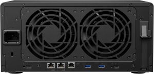 Мрежов сторидж Synology DS1825+, за 8 диска, AMD Ryzen V1500B, 8 GB DDR4