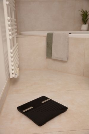 Везна Beurer BF 451 BT SignatureLine, Weight, BMI, body fat, body water, skeletal muscle percentage; Magic LED display; Modern dot-matrix look; Bluetooth; 180 kg / 100 g