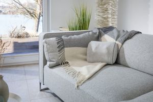 Масажор Beurer MG 145 Shiatsu massage cushion; massage for the shoulders, neck, back and legs; 4 Shiatsu massage heads; removable cover; machine-washable; light and heat function