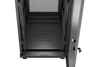 Комуникационен шкаф Lanberg rack cabinet 19" free-standing 32U/600X800 (FLAT PACK) with mesh door LCD black