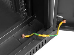 Комуникационен шкаф Lanberg rack cabinet 19" free-standing 22U/600x600 (flat pack) black