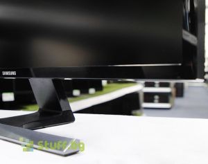 Samsung U28E570D
