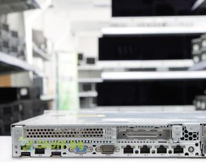 Реновиран сървър HP ProLiant DL360p Gen8 1U 2x Intel Xeon Quad-Core E5-2643 32GB