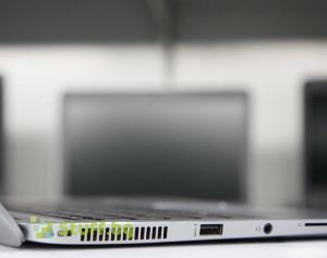 Реновиран лаптоп HP EliteBook Folio 1040 G3 14" i7-6500U 8GB 128GB SSD