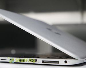 Реновиран лаптоп HP EliteBook Folio 1040 G3 14" i7-6500U 8GB 128GB SSD