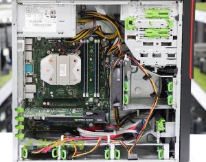 Реновирана работна станция Fujitsu Celsius W550 Tower Xeon Quad-Core E3-1245 32GB 512GB SATA