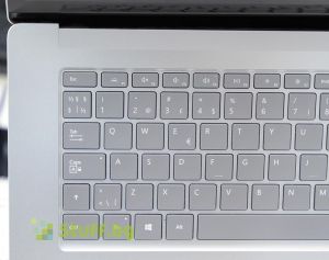 Реновиран лаптоп Microsoft Surface Laptop 3 1872 Platinum 15" Intel Core i5 8GB 128GB SSD
