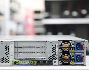 Реновиран сървър HP ProLiant DL380p Gen8 2U 2x Intel Xeon 6-Core E5-2620 128GB