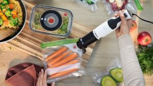 Пасатор Bosch MSM4W421, SER4, Blender, ErgoMaster, 800 W, Dynamic Speed Control, QuattroBlade System, Included Blender, Chopper, Stainless steel whisk & Measuring cup, White