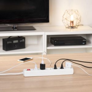 Разклонител HAMA, 6 гнезда, 30384