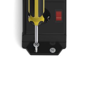 HAMA Разклонител с ключ, 4 гнезда на 90°, стенен монтаж, 1.4м, черен