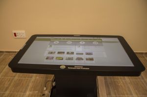 Интерактивна маса InfoDart T435