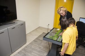Интерактивна маса InfoDart T322