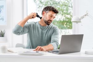 Масажор Beurer MG 79 SENSITIVE Deep tissue massager- 3 intensity levels, 3 massage attachments, Lithium-ion battery life   up to 3h, LED lights, storage bag