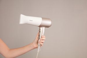 Сешоар Beurer HC 70  Hair dryer, 2100 W, Ionic function, Powerful DC motor, 2 attachments, 3 heat settings,2 blower settings, cold air, overheating protection, Removable safety filter